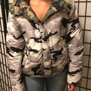 Reversible camouflage puffer coat